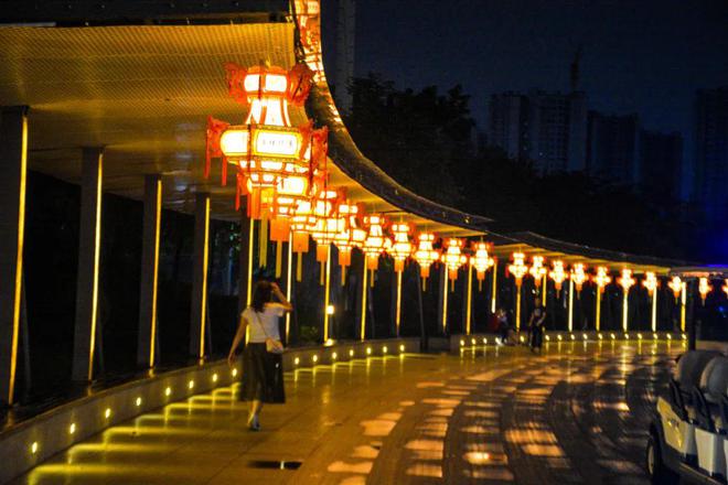 打卡去！南海中秋灯饰浪漫唯美！多图实拍→(图1)